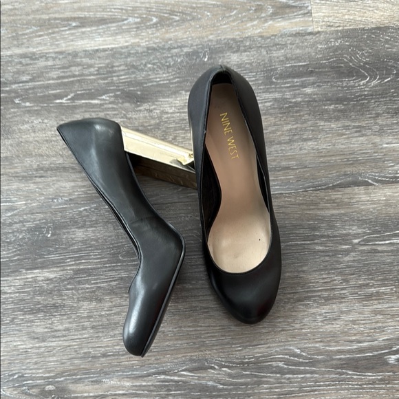 Nine West Shoes - Nine West block heel Women's Shoes with gold heel
